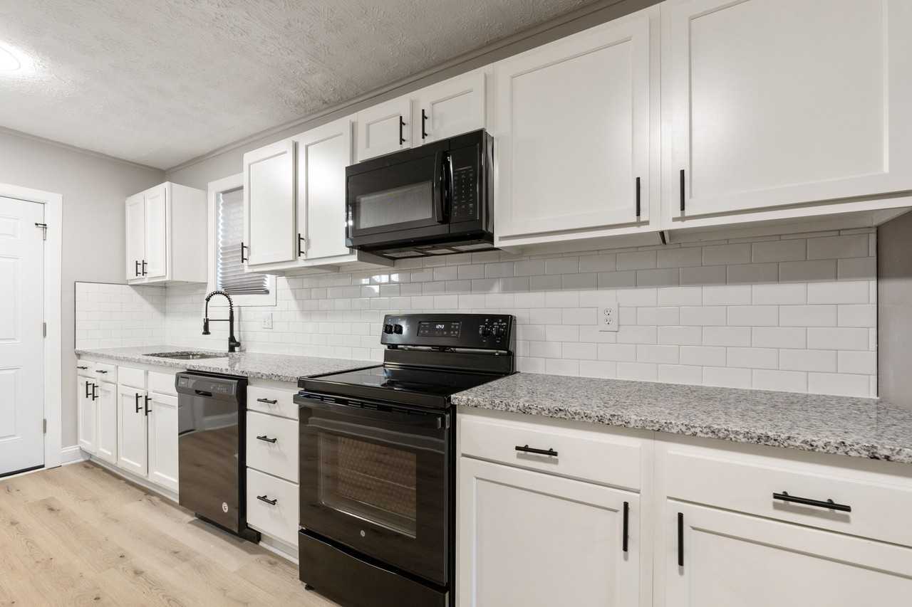 2045 Briarwood Ave #1 - Photo 6 of 18