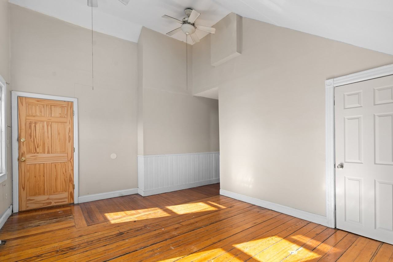 138 Penn Street #3 - Photo 4 of 12