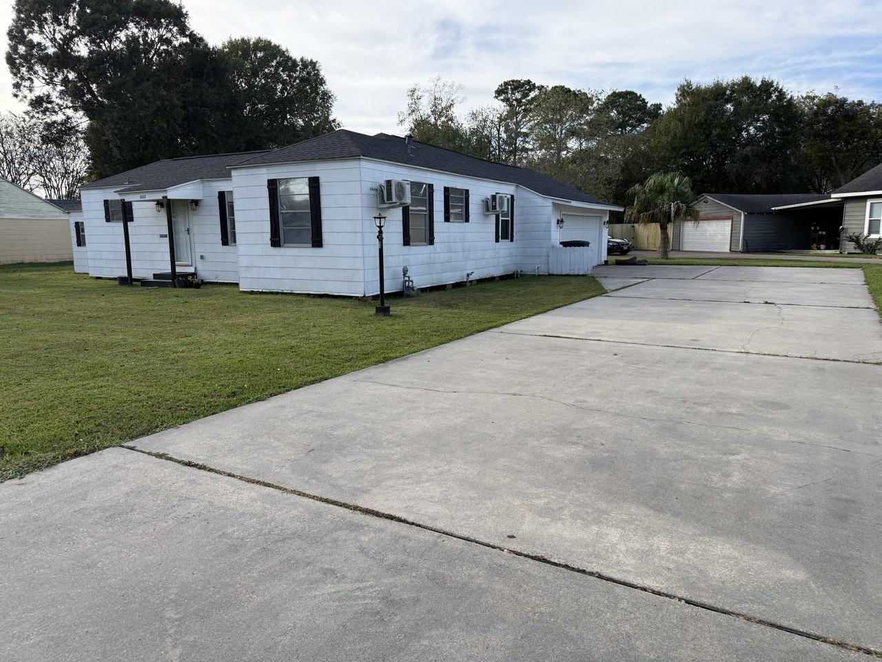 6899 Jefferson Blvd #1 - Photo 3 of 20