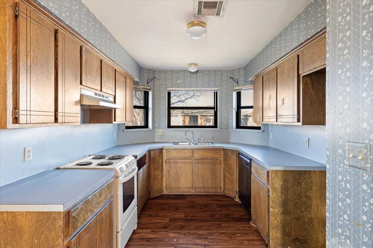 3916 Sw Mesquite Dr #1 - Photo 2 of 20