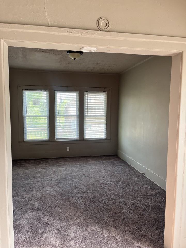 1628 1628 Gladstone StreetUnit 2 #2 - Photo 2 of 9