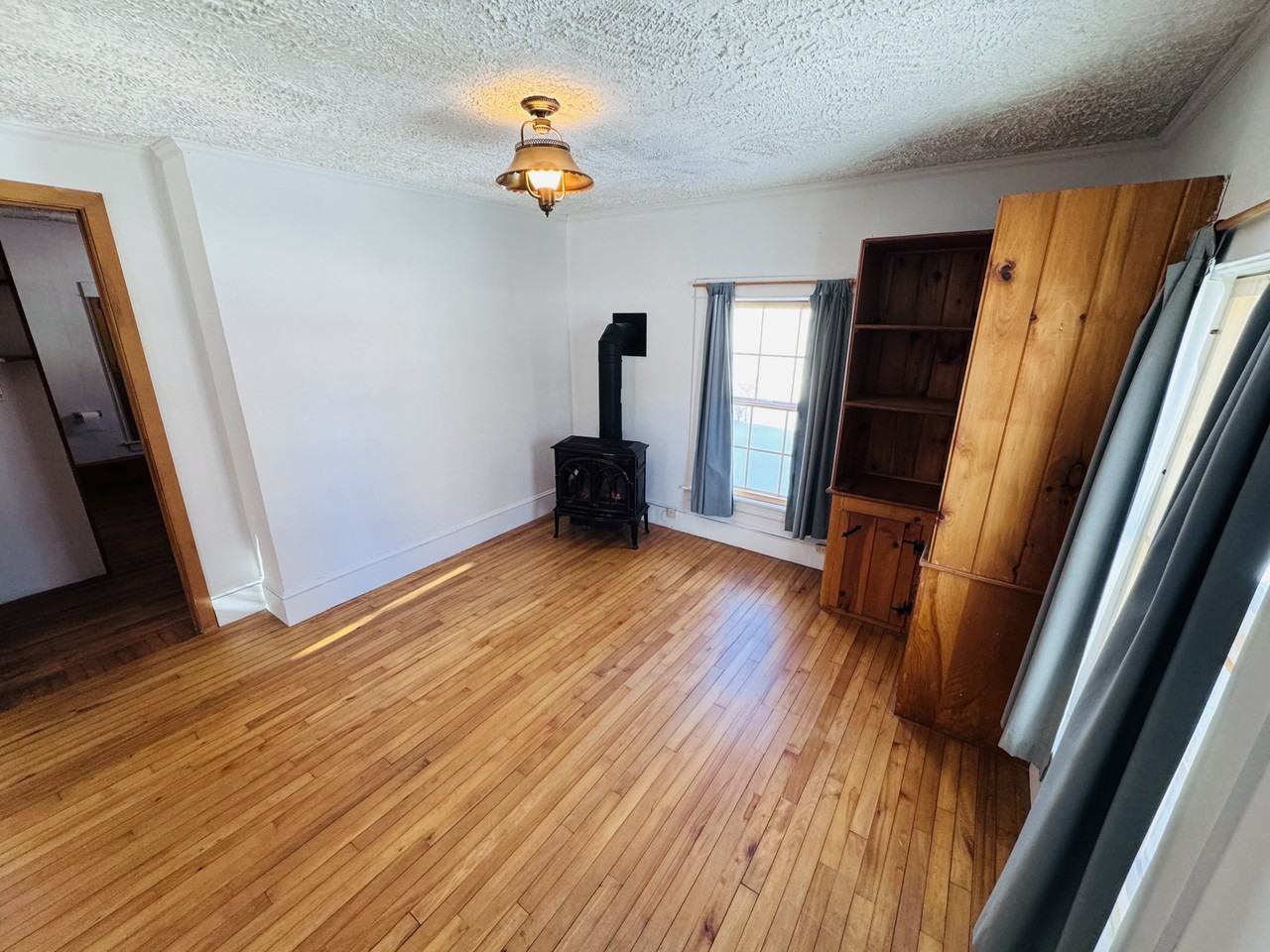 240 Pine St #1 - Photo 3 of 18