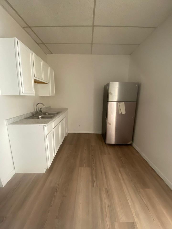 427 North 2nd Street - Photo 3 of 6