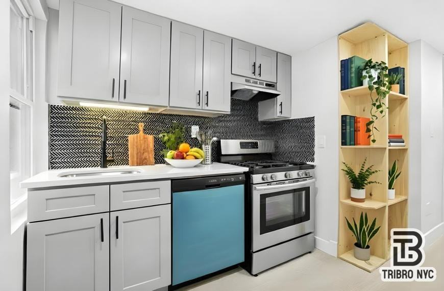 425 East 12th Street - Photo 6 of 9