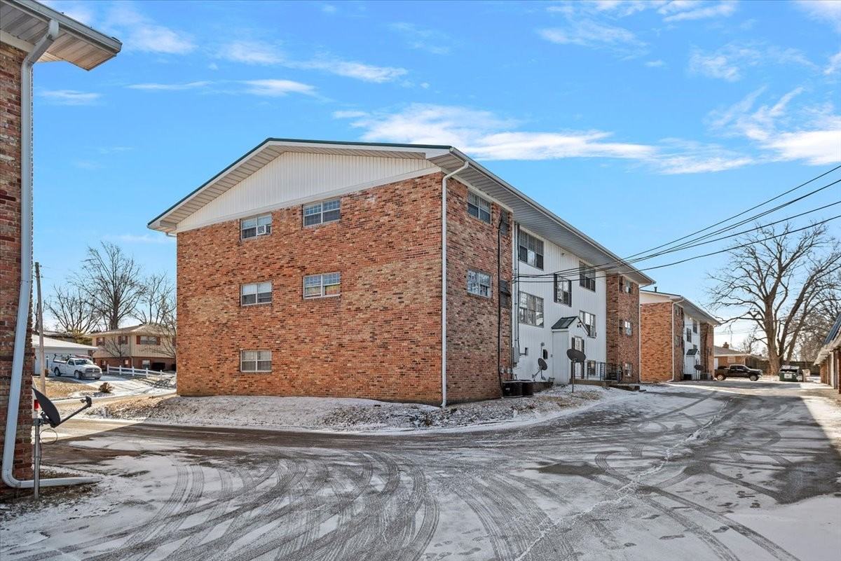 117 S Elder Ln #117UNIT8 - Photo 6 of 9