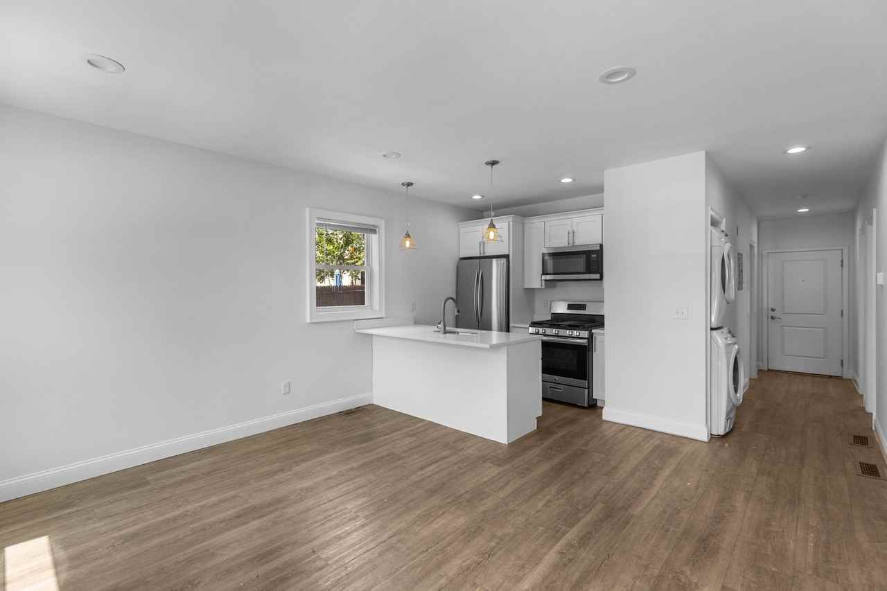 12 12 Trenton Street - 22 Bed C - Photo 2 of 10