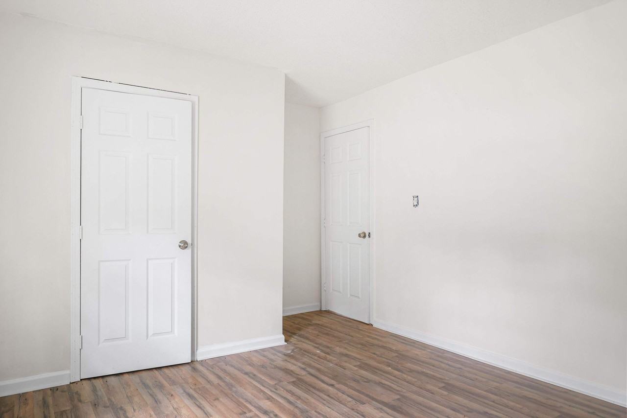 2956 La Salle St #1 - Photo 2 of 9