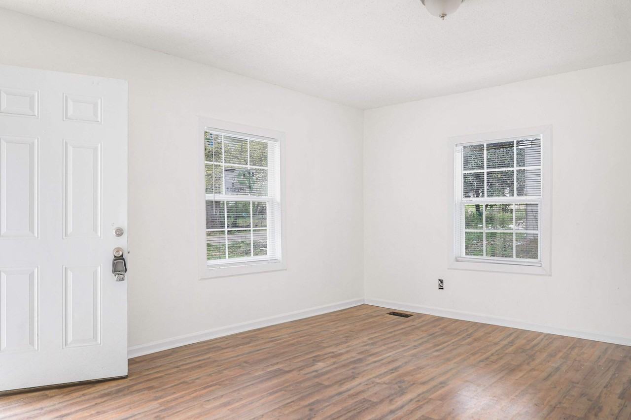 2956 La Salle St #1 - Photo 5 of 9