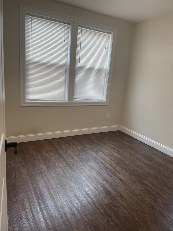 27 East Transit Street - Photo 5 of 7