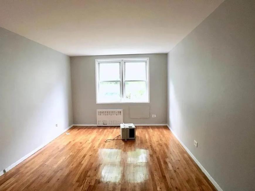 6601 Broadway - Photo 4 of 8