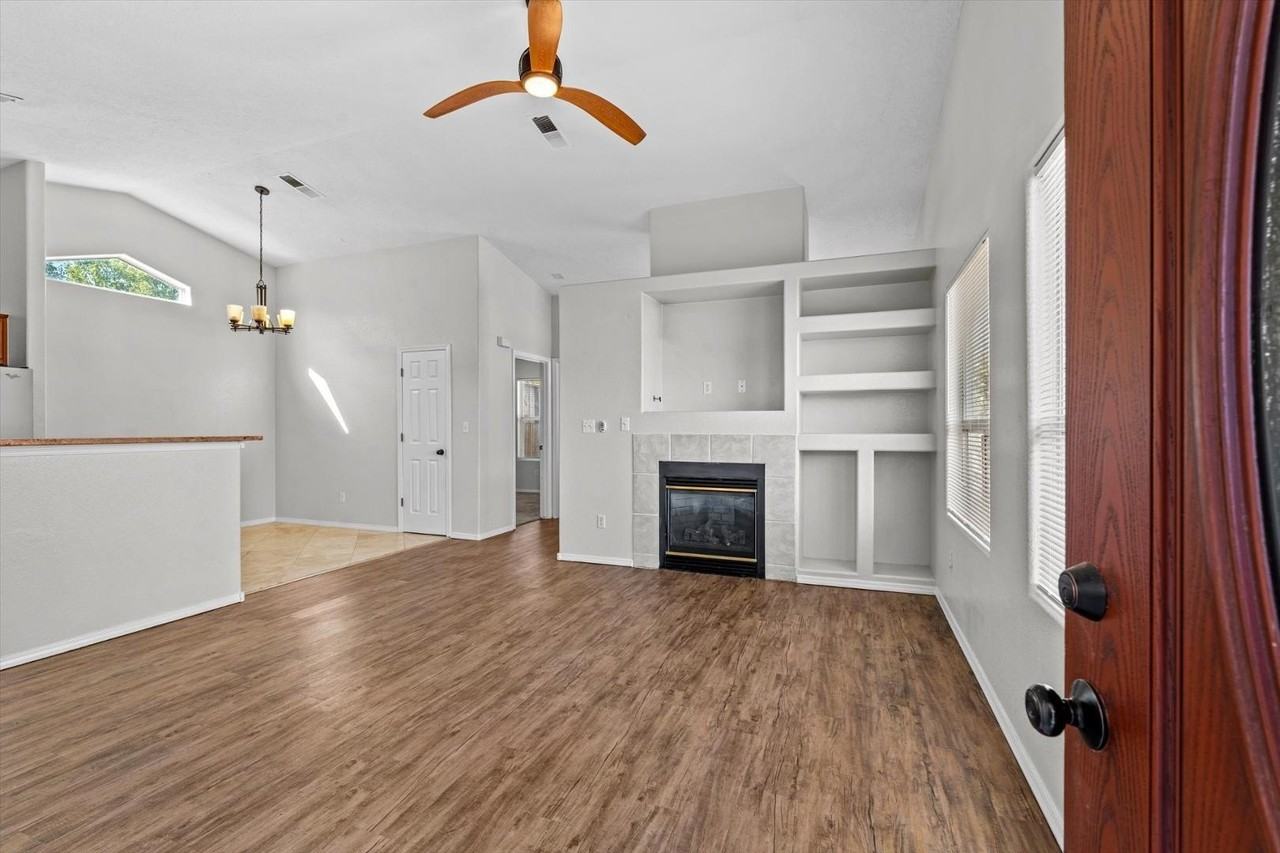 8415 Cedarcroft Road Northwest - Photo 4 of 22