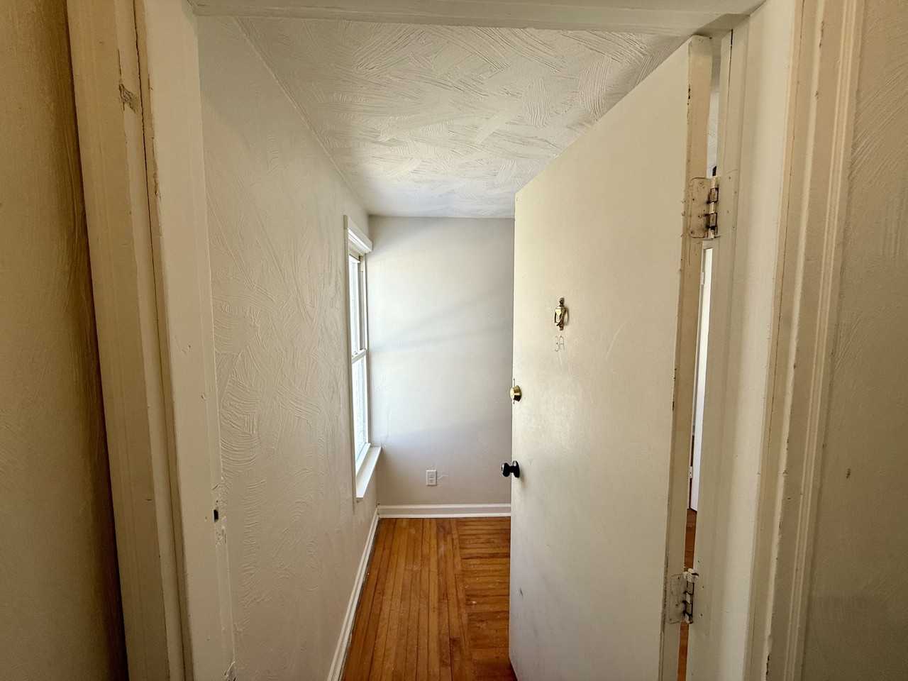 1613 Dewey Street #1613A - Photo 2 of 8