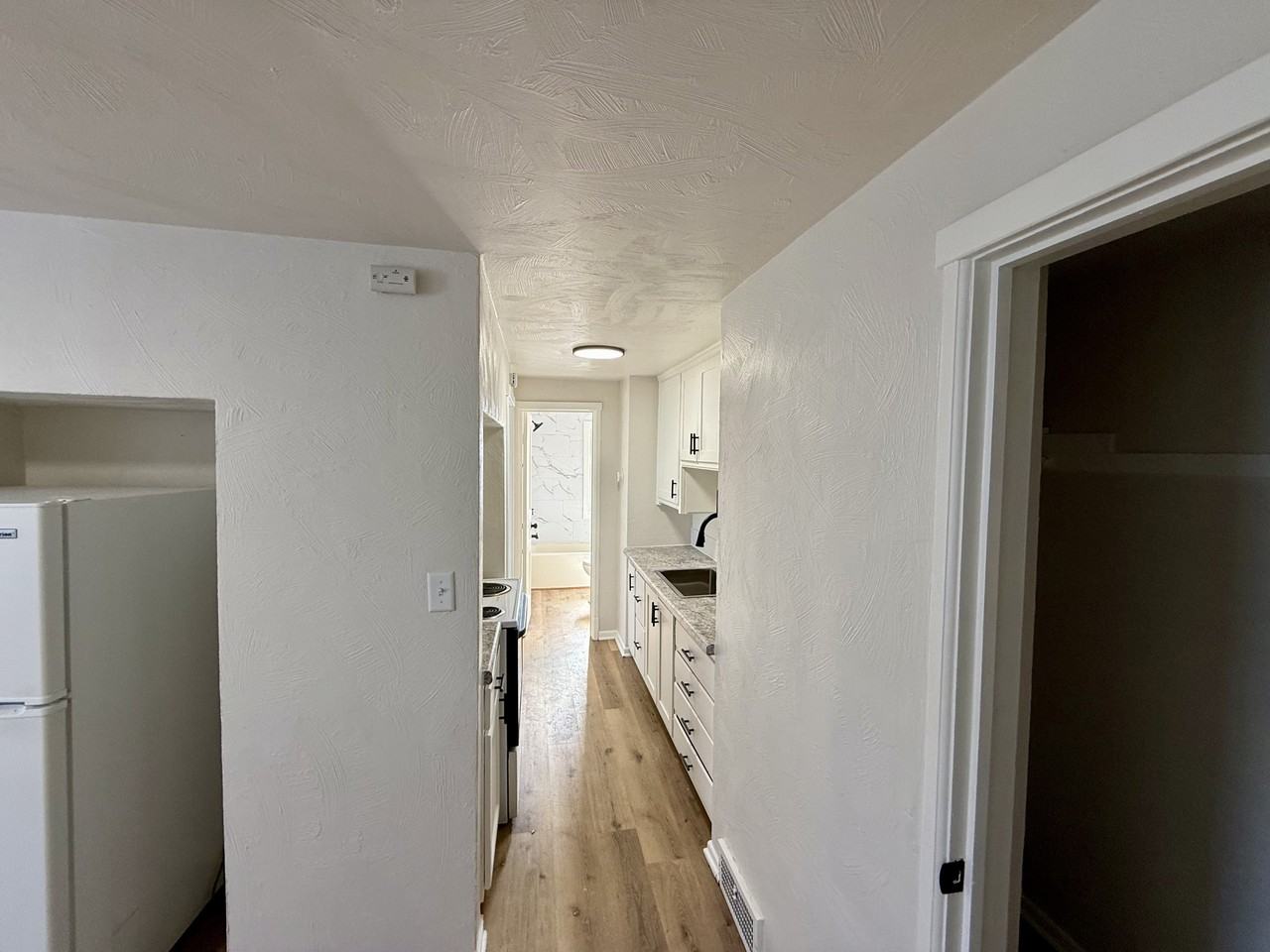 1613 Dewey Street #1613A - Photo 6 of 8