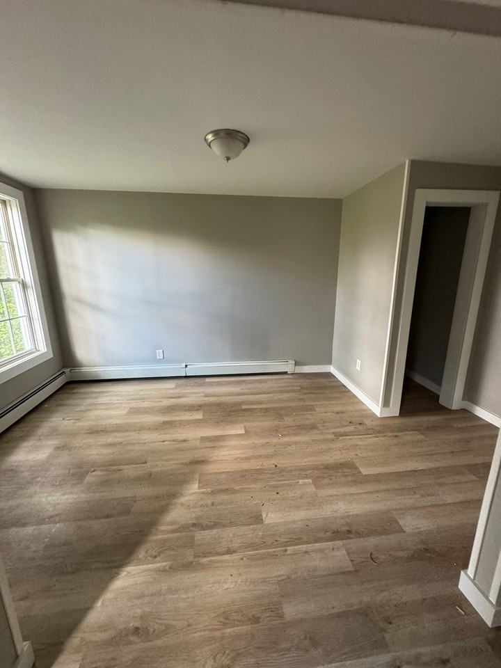 610 W Onondaga St #3 - Photo 3 of 4