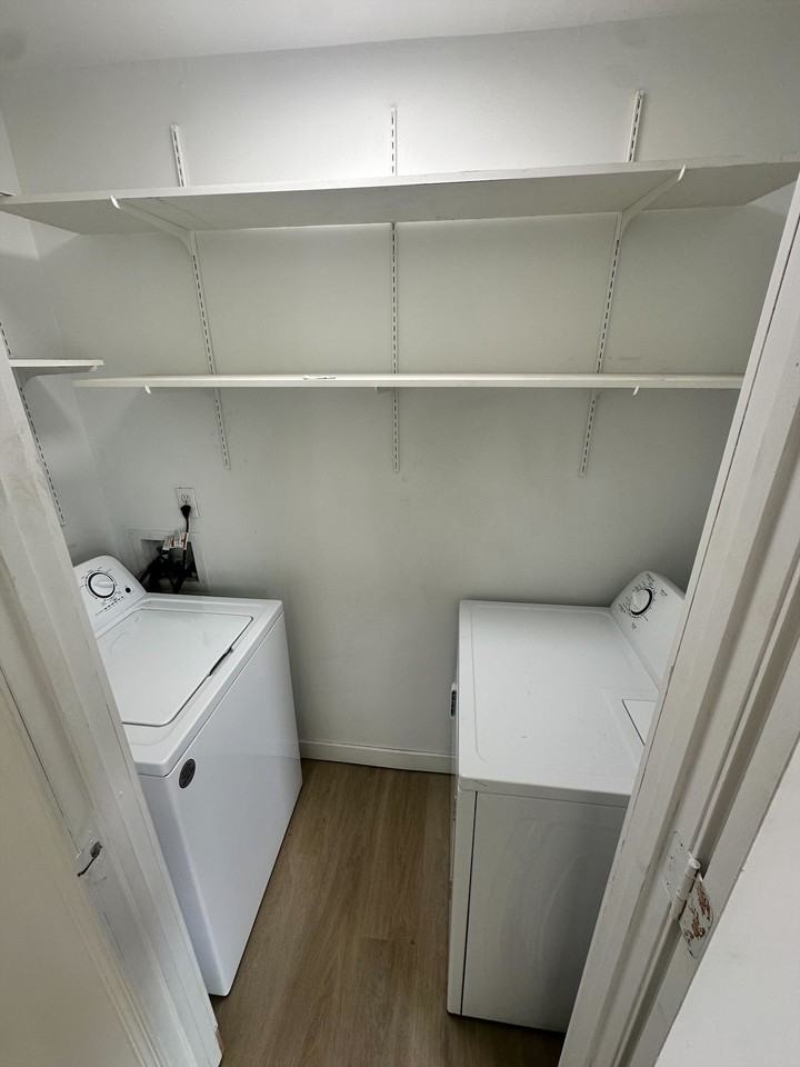 1205 2nd Street #1205 - Photo 4 of 10