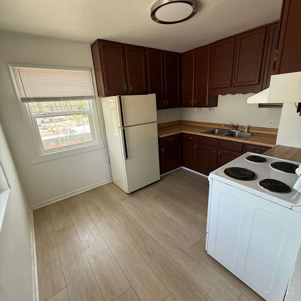 1205 2nd Street #1205 - Photo 5 of 10