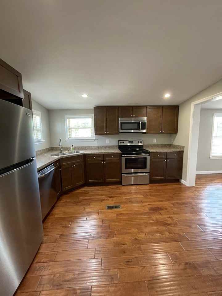 900 Allen Dr #1 - Photo 4 of 17