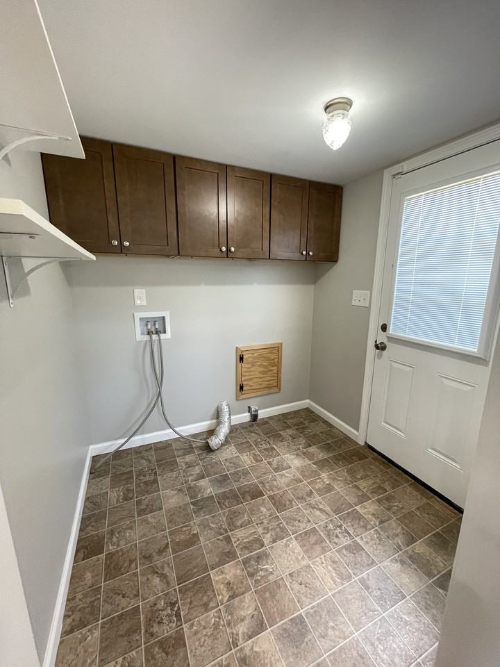 900 Allen Dr #1 - Photo 5 of 17