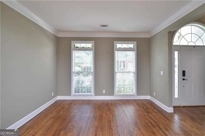 905 Lancaster Way - Photo 6 of 36