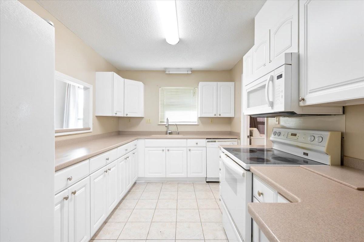 248 S Topi Trl #1 - Photo 4 of 11