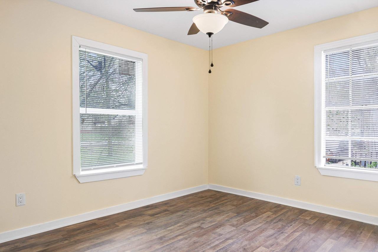 2869 Greenwood Avenue #1 - Photo 5 of 13