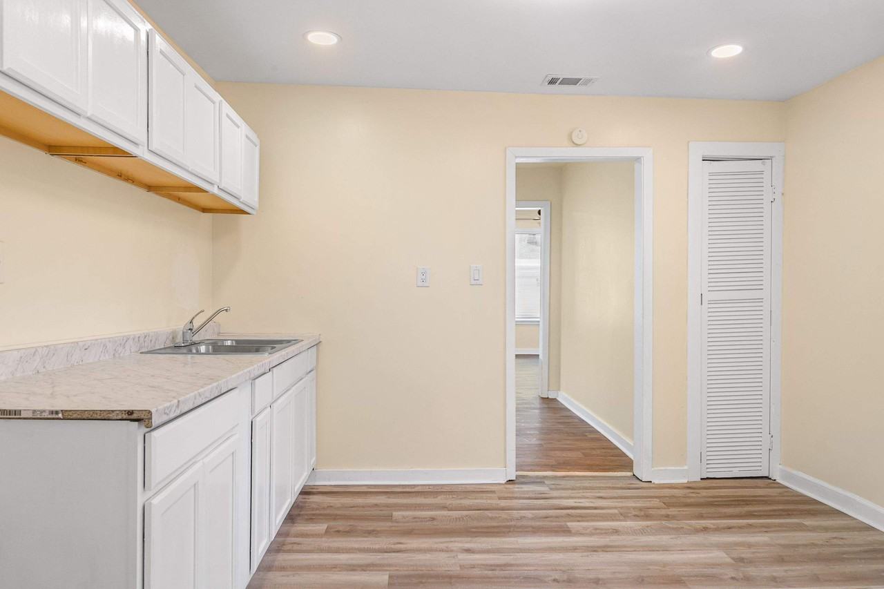 2869 Greenwood Avenue #1 - Photo 7 of 13