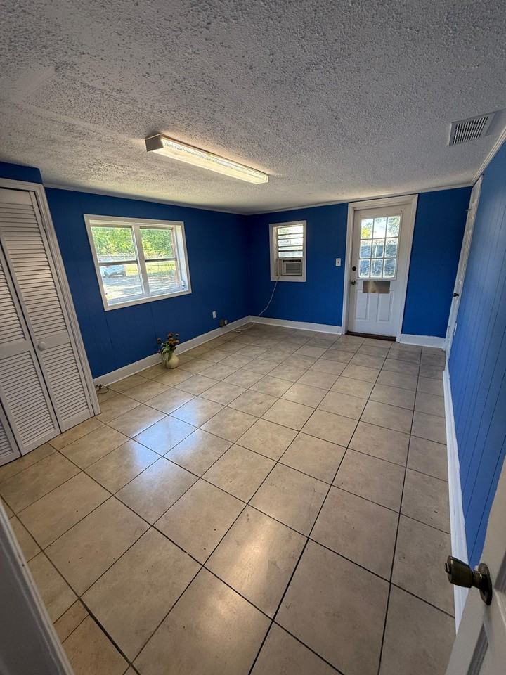 4235 Norwich Street Ext #4 - Photo 2 of 8