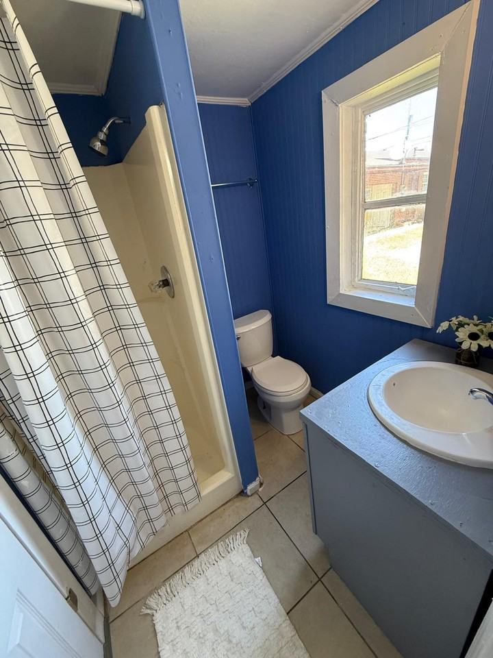 4235 Norwich Street Ext #4 - Photo 3 of 8