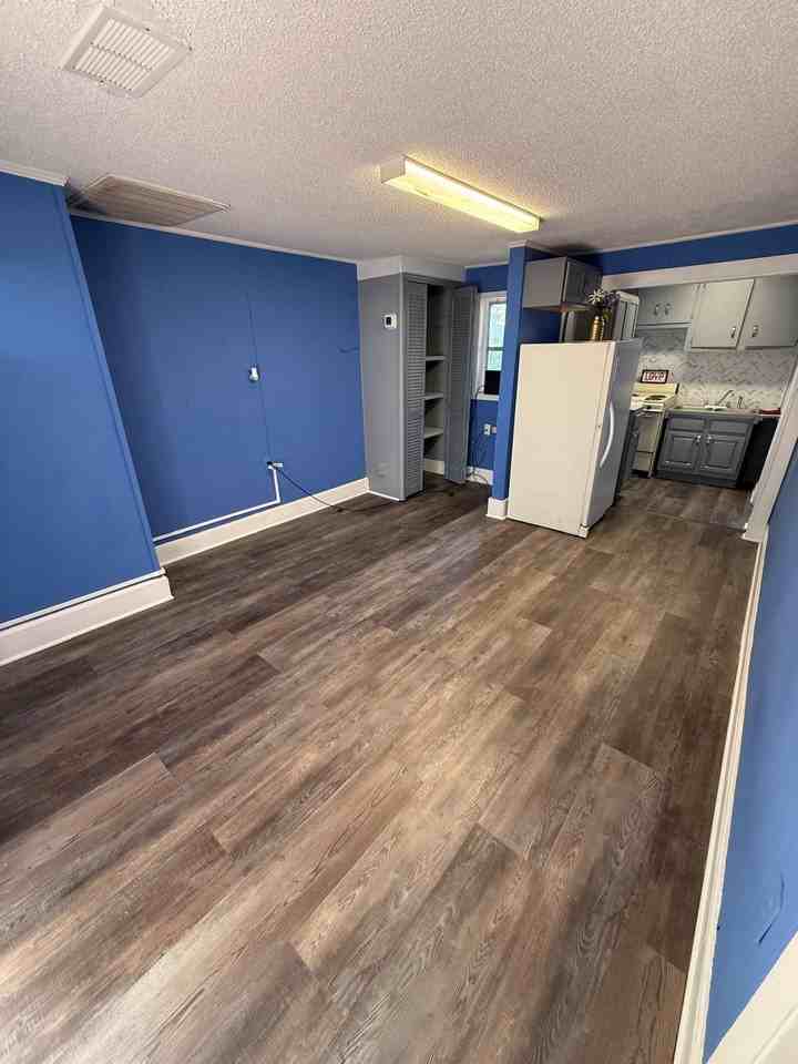 4235 Norwich Street Ext #4 - Photo 5 of 8