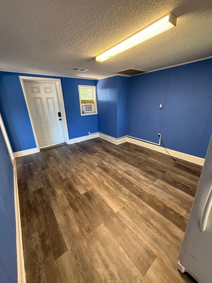 4235 Norwich Street Ext #4 - Photo 6 of 8