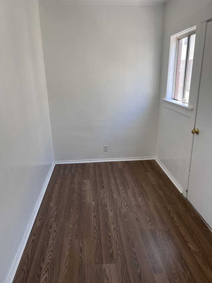 224 1/2 W F St #224-1-2 - Photo 4 of 7