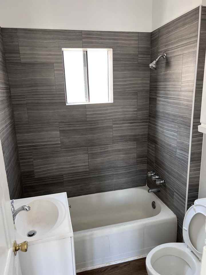 224 1/2 W F St #224-1-2 - Photo 6 of 7