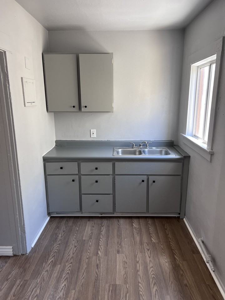 226 W F St #226 - Photo 4 of 5