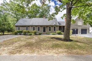 featured image of 13 Andrew Ave #1