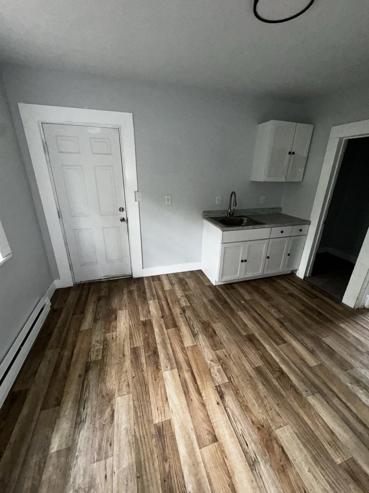 1009 Ellsworth Place #1 - Photo 3 of 10