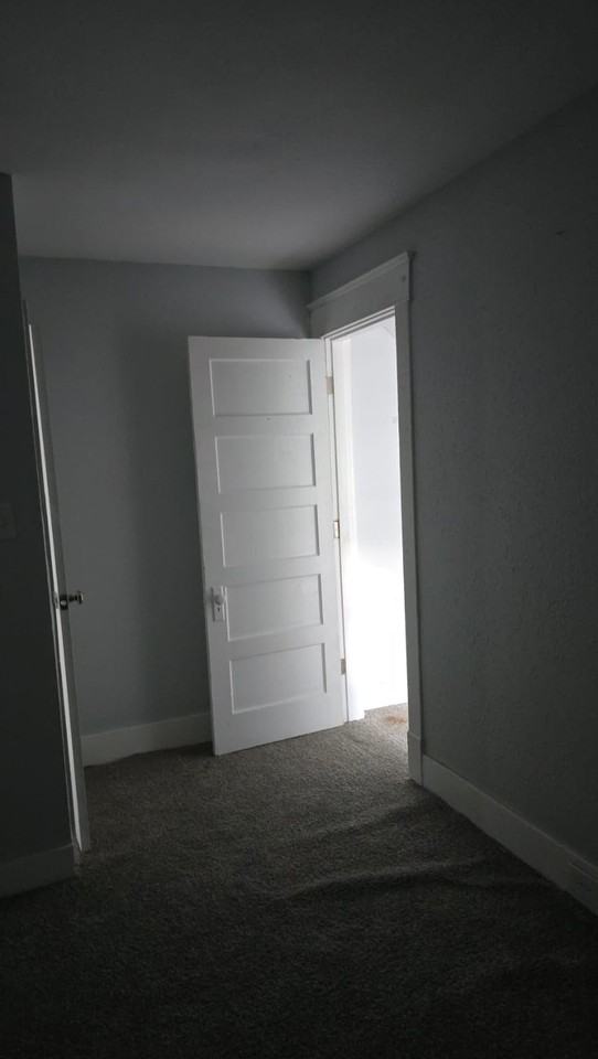669 S 35th St #1 - Photo 6 of 13