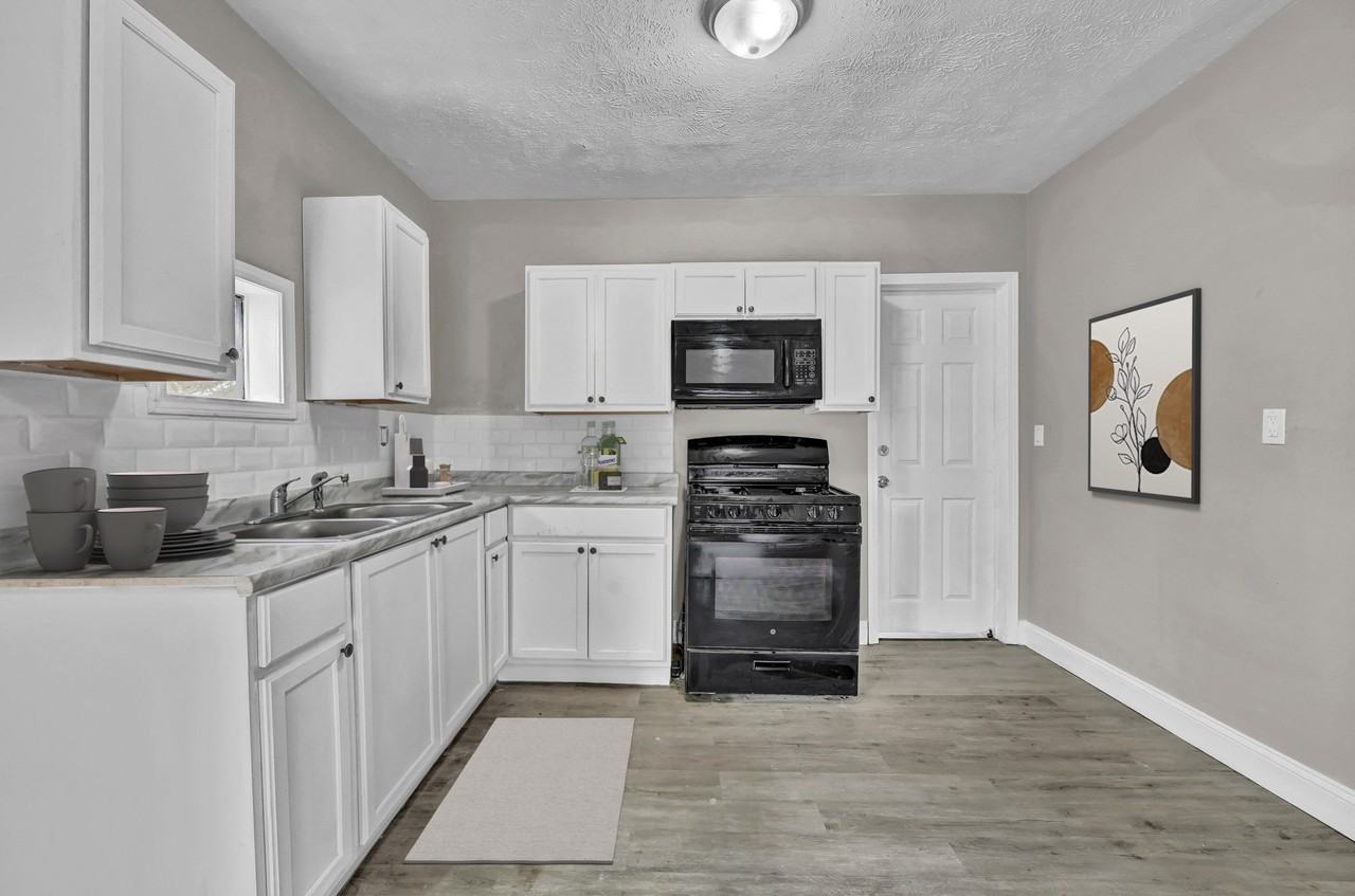 2034 W 99th St #1 - Photo 5 of 11