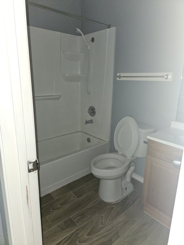 214 Longstreet Rd #4 - Photo 4 of 7