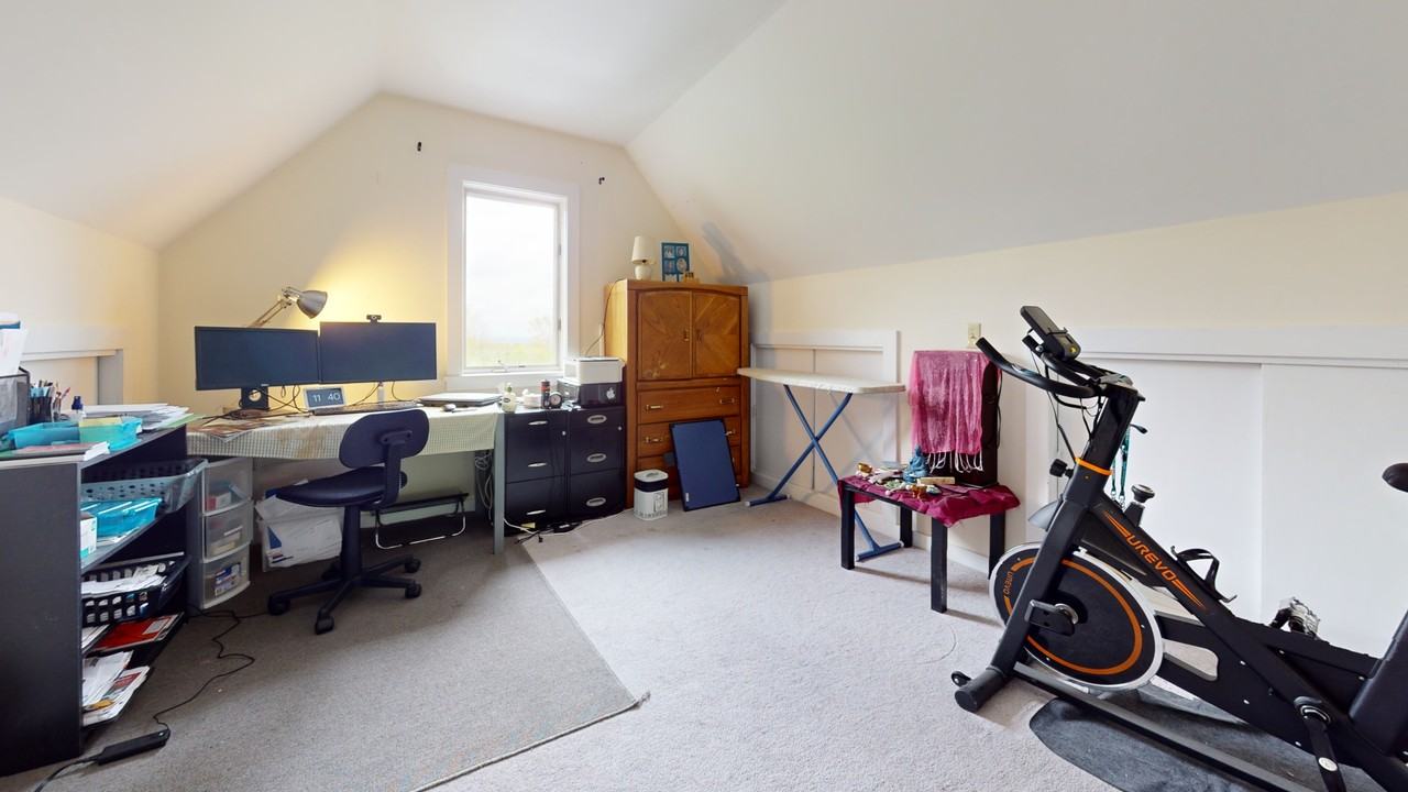 175 King Rd E #1 - Photo 7 of 11