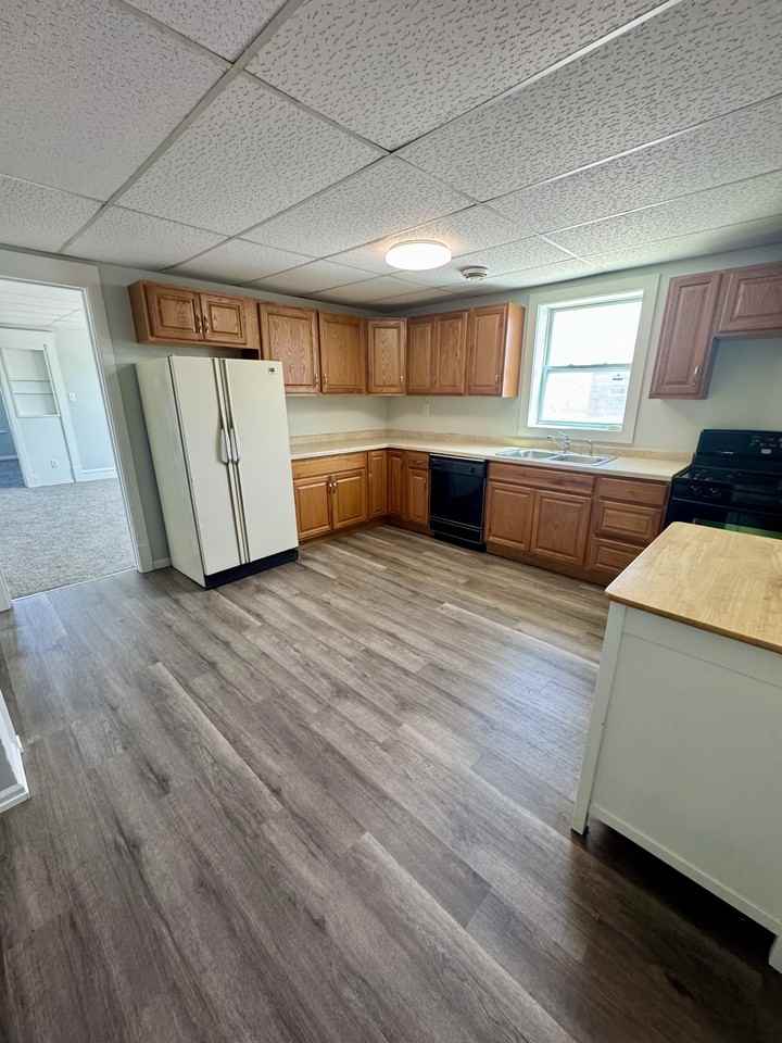 1215 Broadway Avenue #1215B - Photo 2 of 8