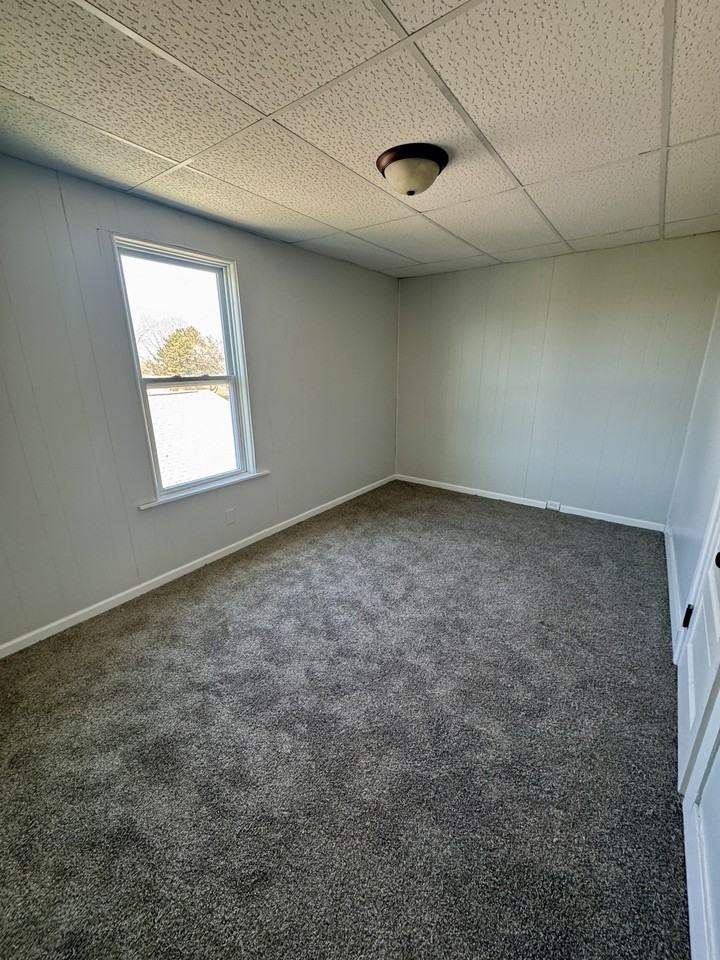 1215 Broadway Avenue #1215B - Photo 5 of 8