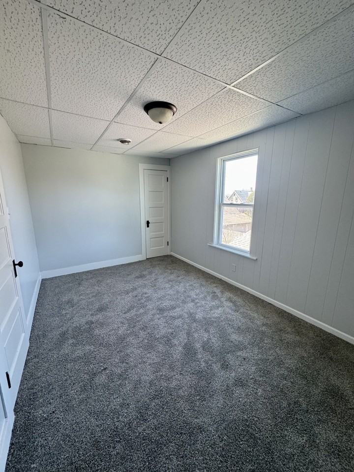 1215 Broadway Avenue #1215B - Photo 6 of 8