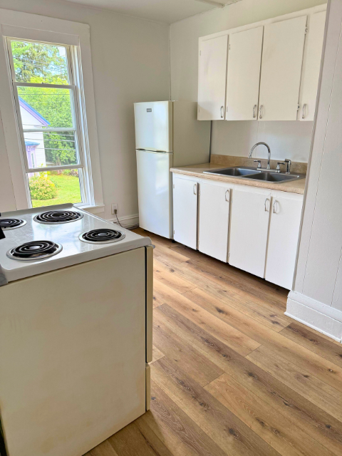 14 Willow St #4 - Photo 2 of 12