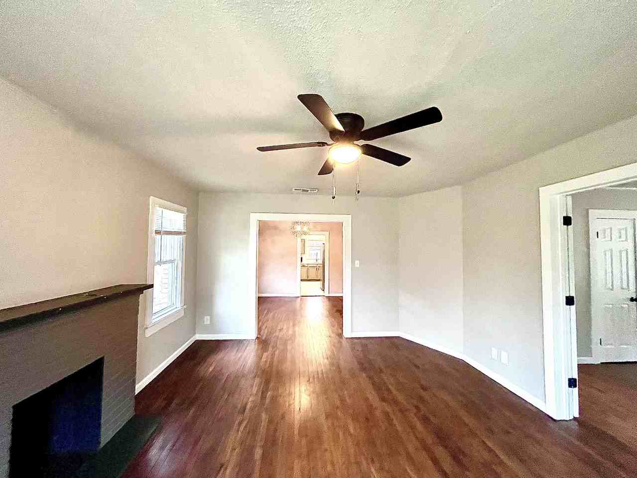 2104 20th St #1 - Photo 5 of 29