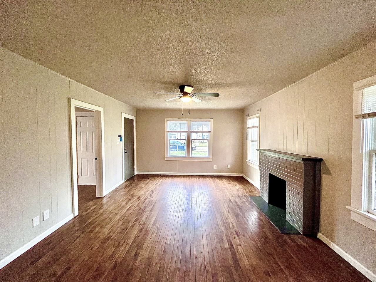 2104 20th St #1 - Photo 6 of 29