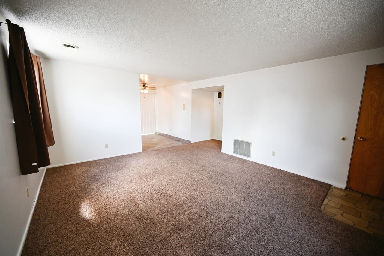 1104 3rd Ave W #5 - Photo 3 of 14