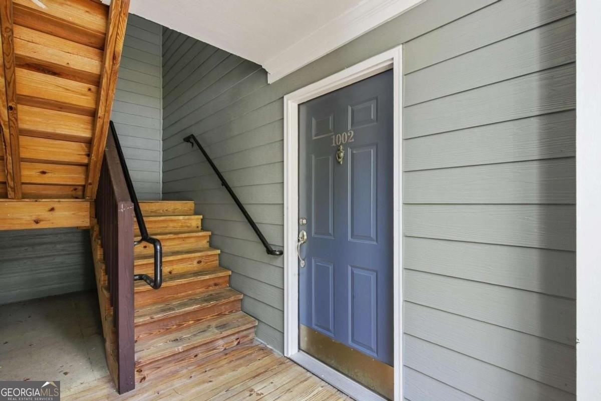 1002 Madison Ln Se - Photo 3 of 28