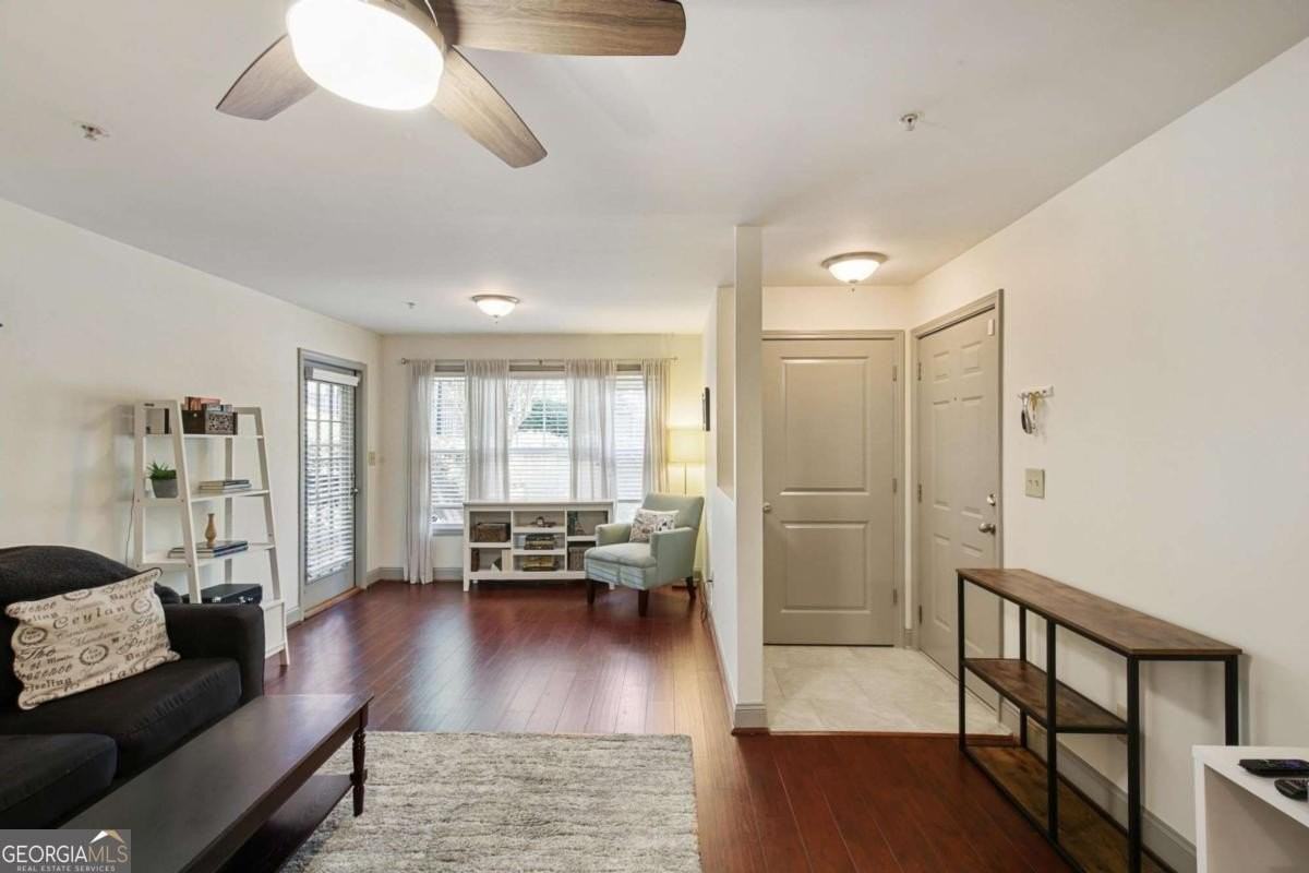 1002 Madison Ln Se - Photo 4 of 28