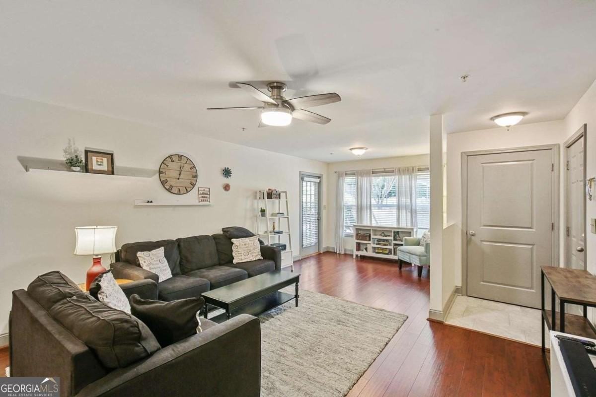 1002 Madison Ln Se - Photo 5 of 28