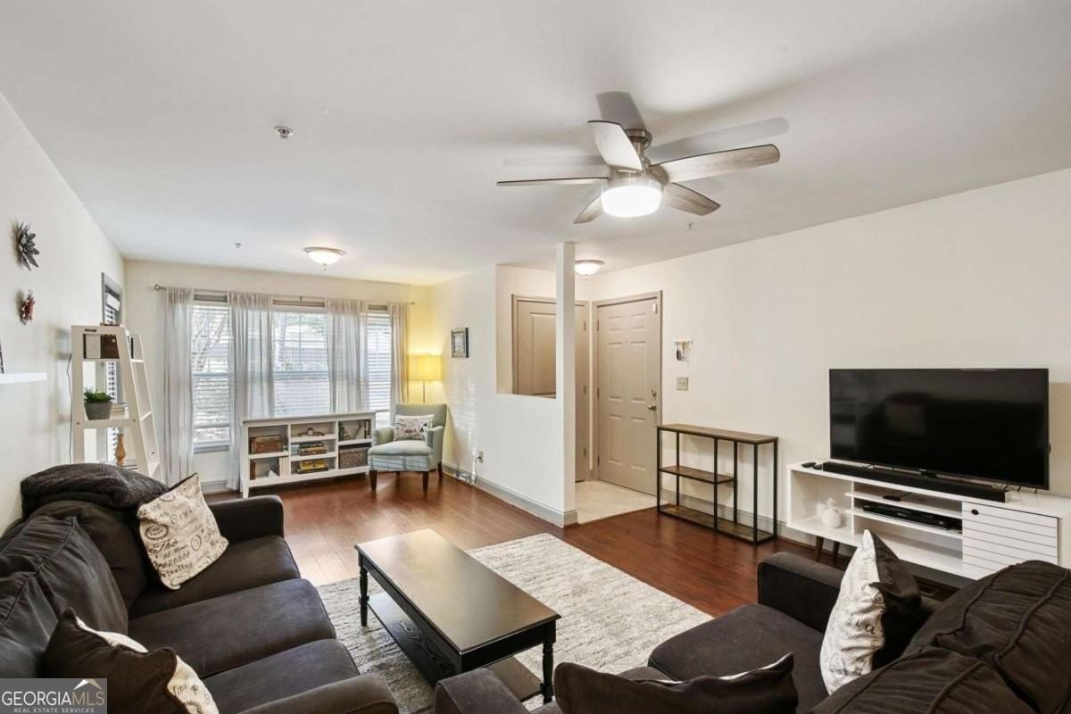 1002 Madison Ln Se - Photo 6 of 28